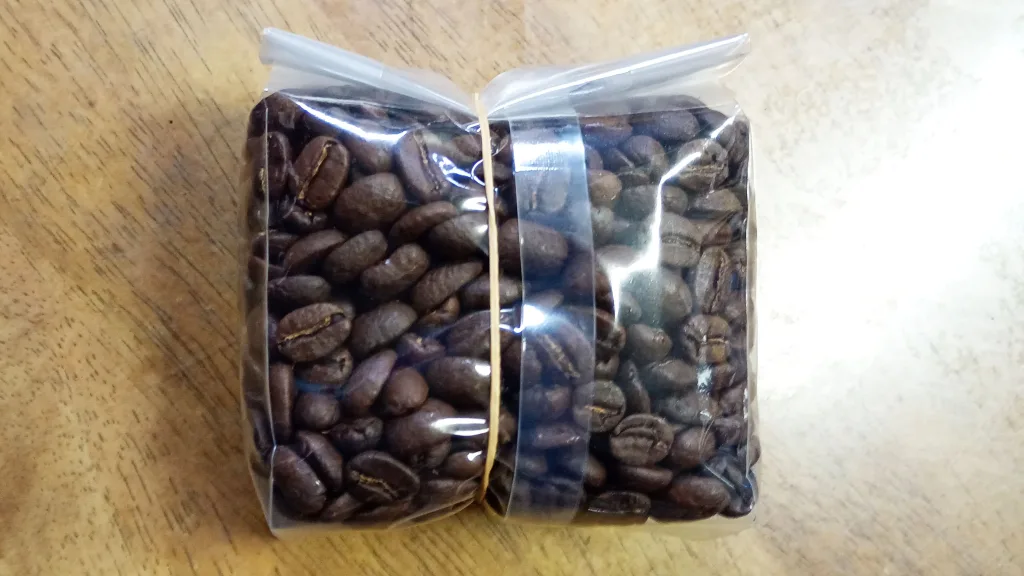 袋を輪ゴムで止めた図